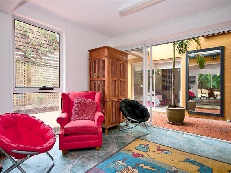 47 Cronin Avenue, Main Beach QLD 4217