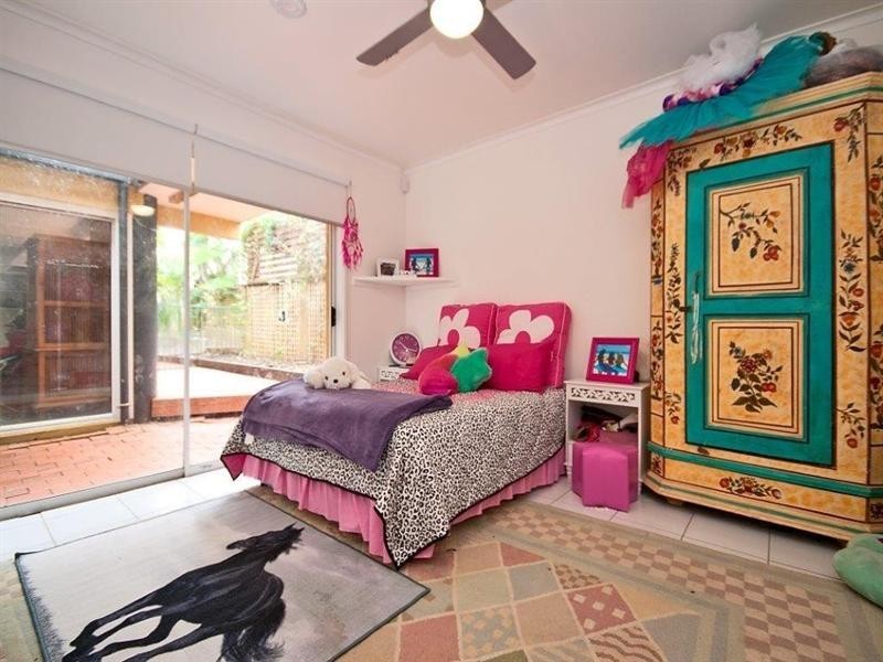 47 Cronin Avenue, Main Beach QLD 4217