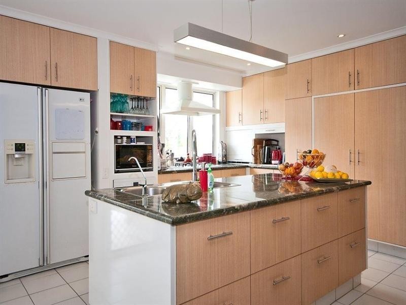 47 Cronin Avenue, Main Beach QLD 4217