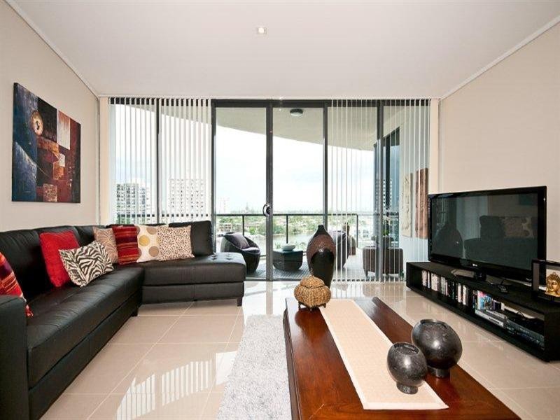 6 Tarcoola Crescent, Chevron Island QLD 4217