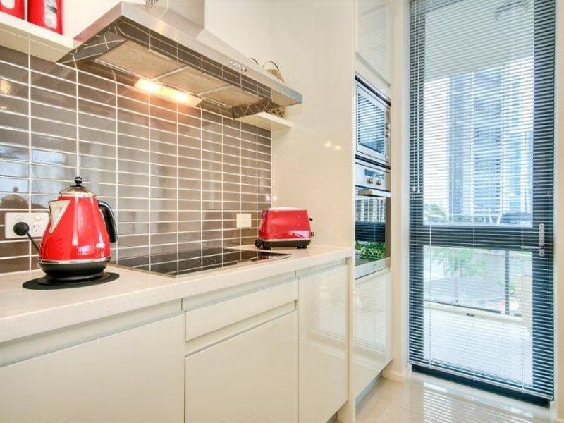 6 Tarcoola Crescent, Chevron Island QLD 4217