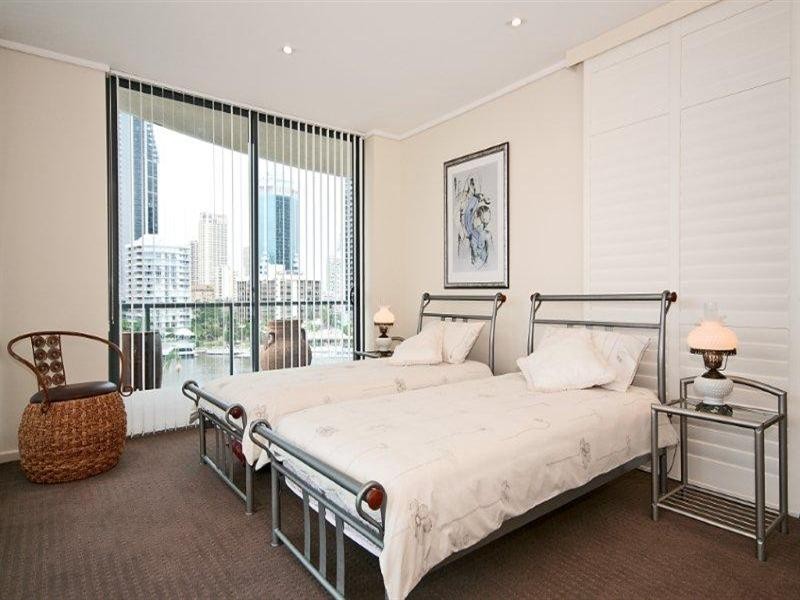 6 Tarcoola Crescent, Chevron Island QLD 4217