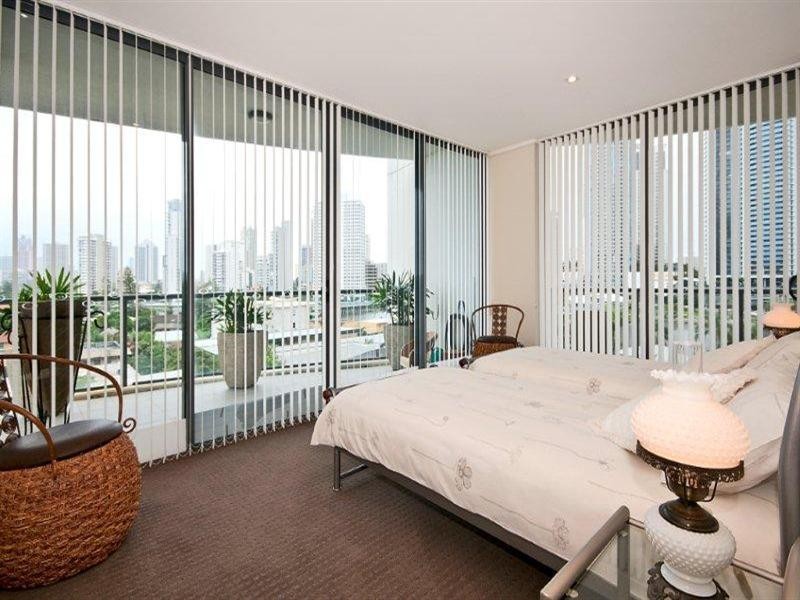 6 Tarcoola Crescent, Chevron Island QLD 4217