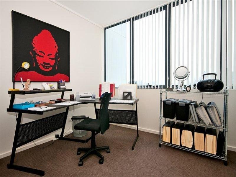 6 Tarcoola Crescent, Chevron Island QLD 4217