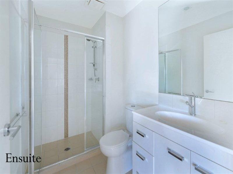 32 Parker Street, Labrador QLD 4215