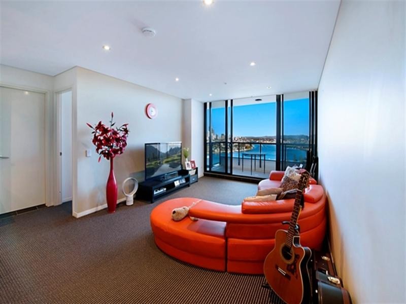 2 Aqua Street, Southport QLD 4215
