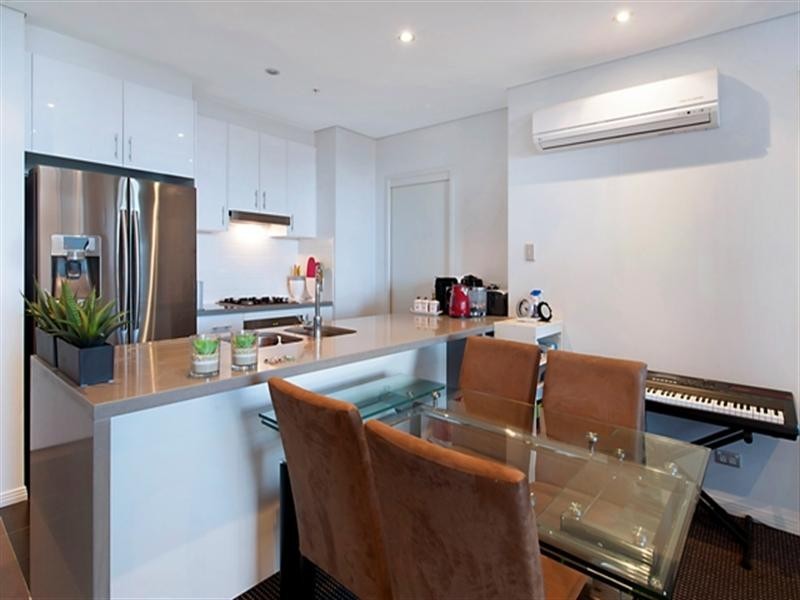 2 Aqua Street, Southport QLD 4215