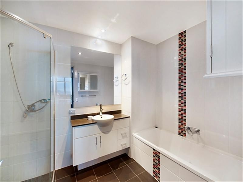 2 Aqua Street, Southport QLD 4215
