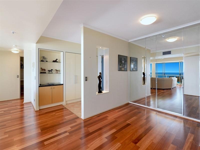 1 Lennie Avenue, Main Beach QLD 4217