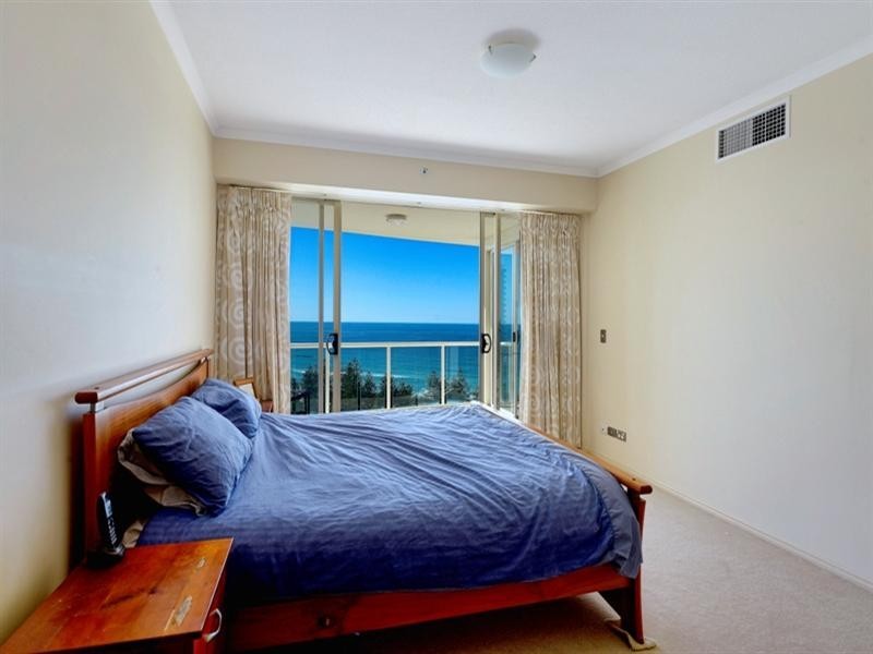 1 Lennie Avenue, Main Beach QLD 4217