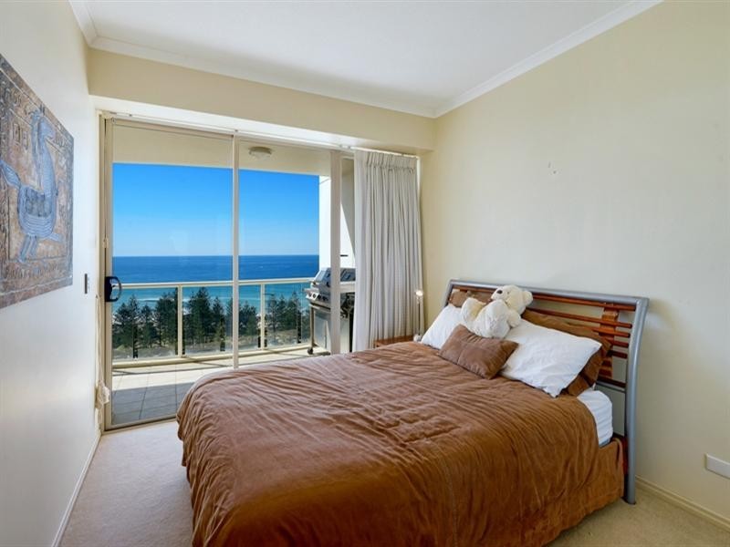 1 Lennie Avenue, Main Beach QLD 4217