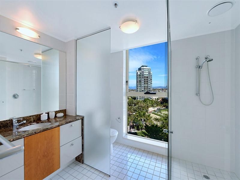 1 ‘Liberty Pacific’ Lennie Avenue, Main Beach QLD 4217