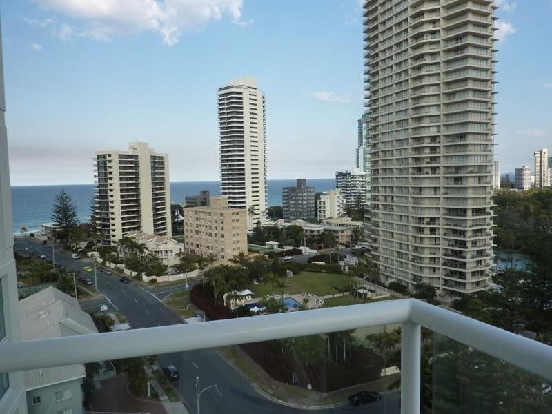 15 Breaker Street, Main Beach QLD 4217