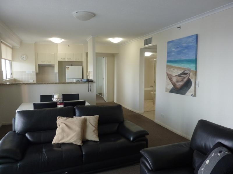 15 Breaker Street, Main Beach QLD 4217