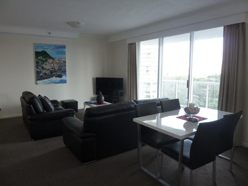 15 Breaker Street, Main Beach QLD 4217