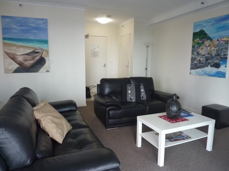 15 Breaker Street, Main Beach QLD 4217