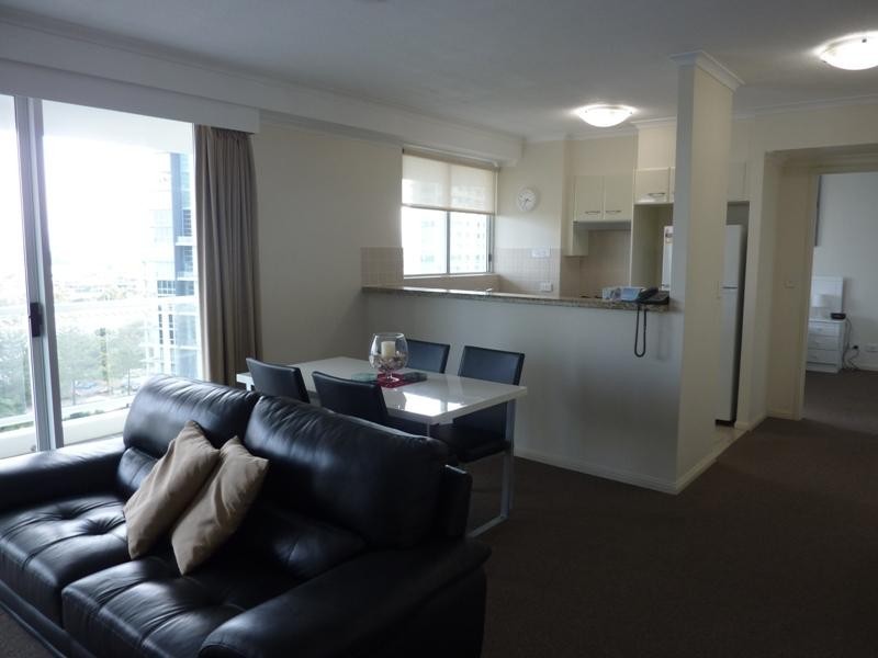 15 Breaker Street, Main Beach QLD 4217