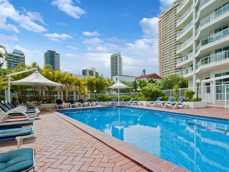 15 Breaker Street, Main Beach QLD 4217