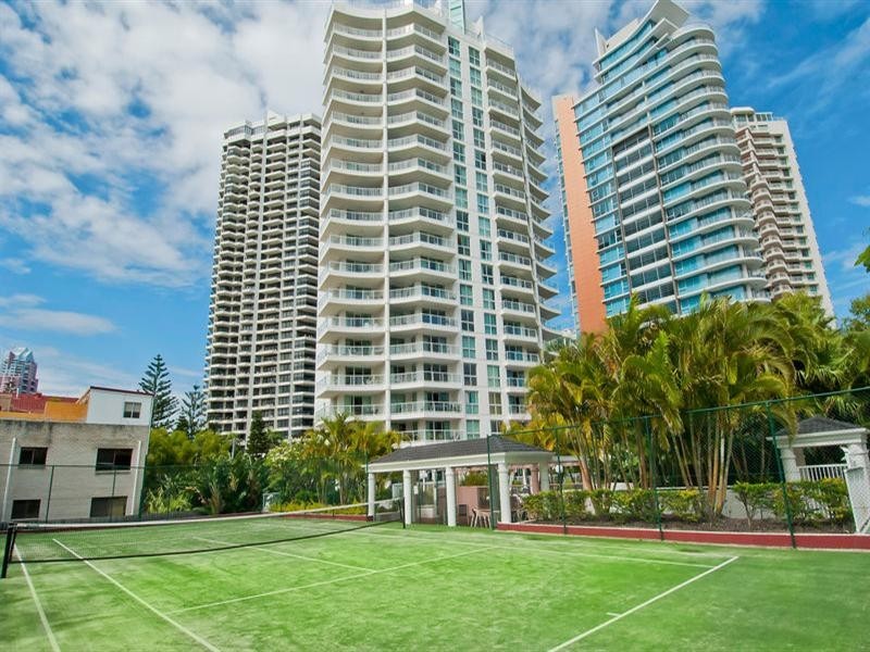 15 Breaker Street, Main Beach QLD 4217