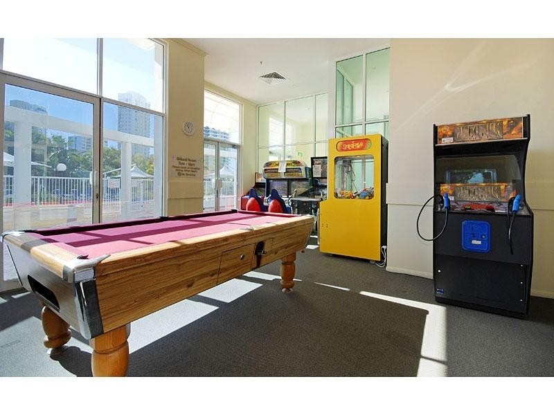 15 Breaker Street, Main Beach QLD 4217