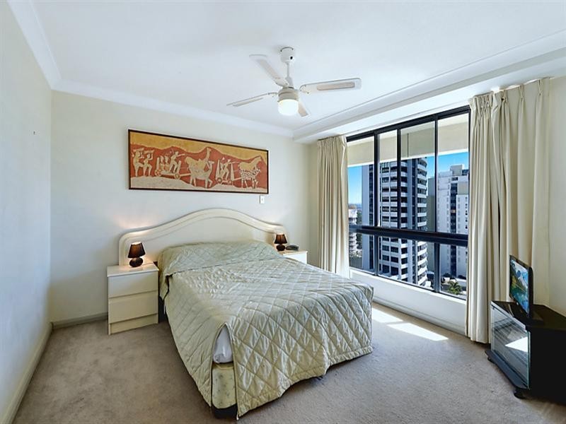 15 Victoria Avenue, Broadbeach QLD 4218