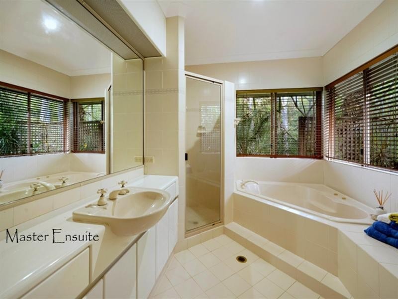 12 Oak Street, Nerang QLD 4211