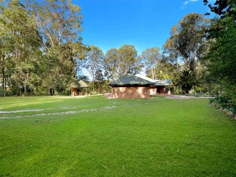 12 Oak Street, Nerang QLD 4211