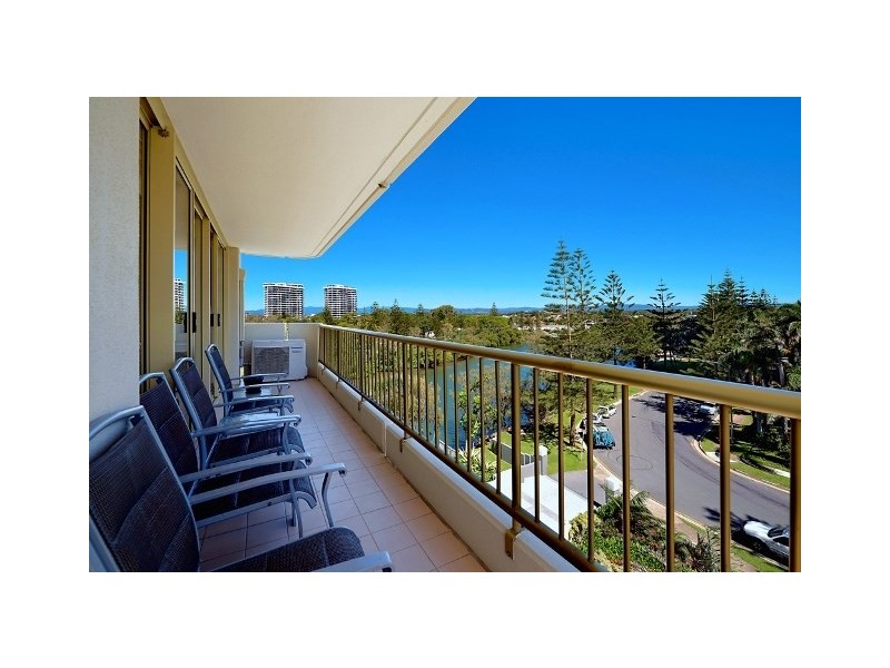 1 Serisier Avenue, Main Beach QLD 4217