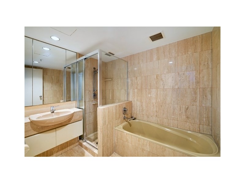 1 Serisier Avenue, Main Beach QLD 4217