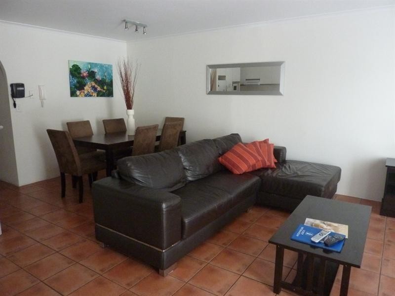 1 Cronin Avenue, Main Beach QLD 4217