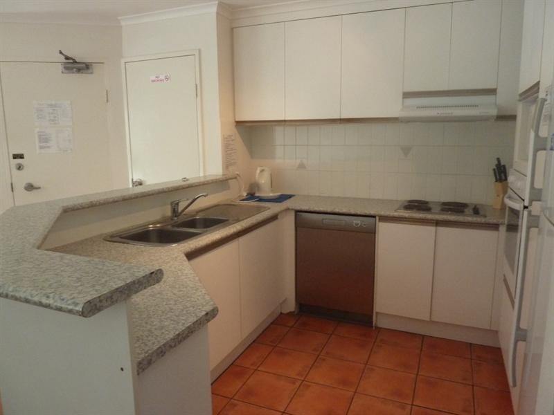 1 Cronin Avenue, Main Beach QLD 4217