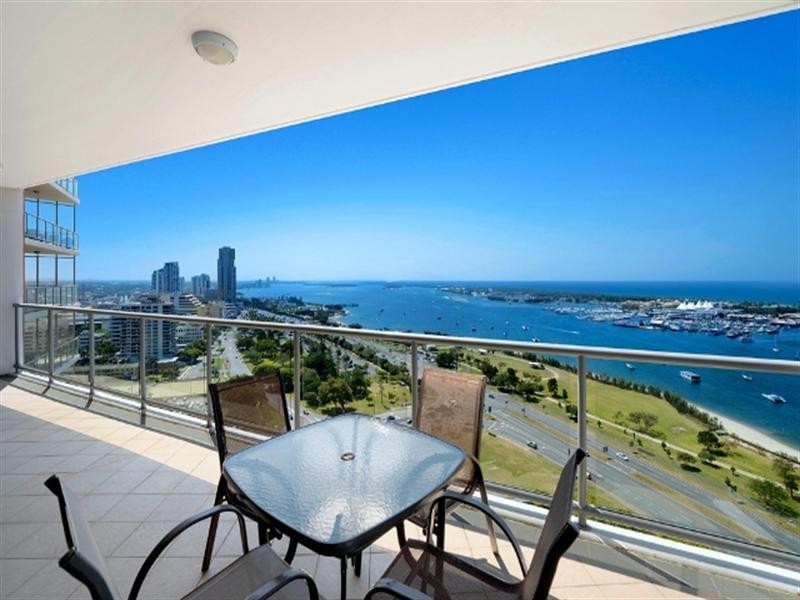 1 Como Crescent, Southport QLD 4215