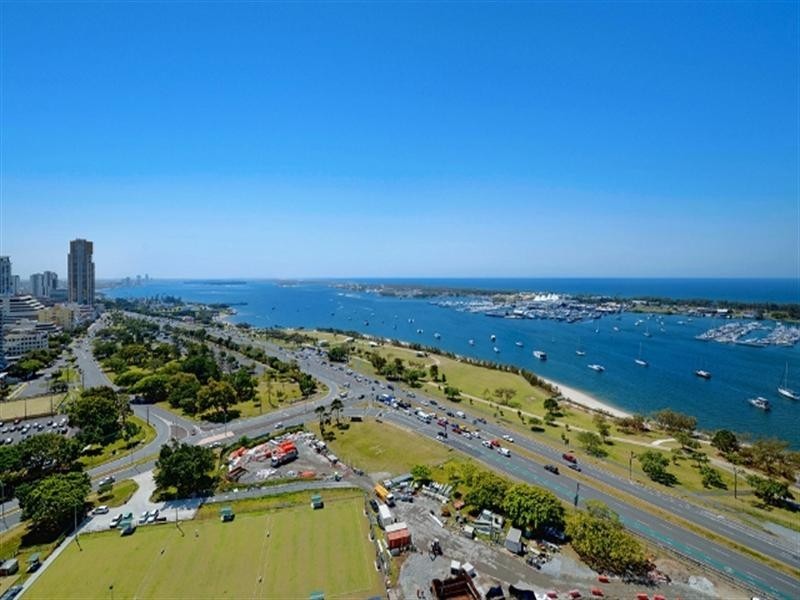 1 Como Crescent, Southport QLD 4215