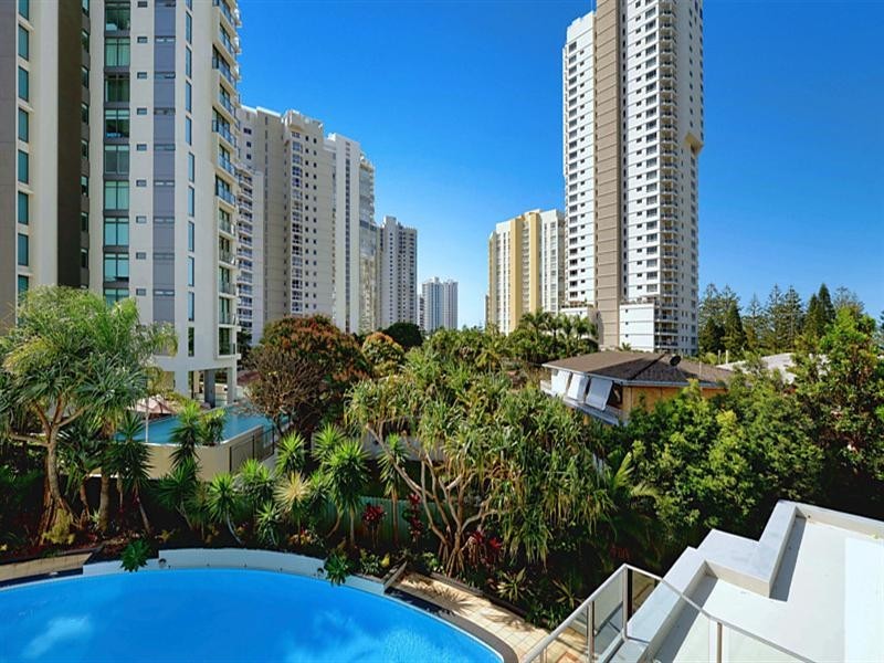 3 ‘Calais’ 19 Peak Avenue, Main Beach QLD 4217