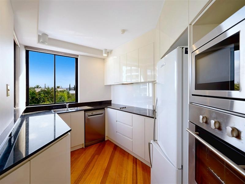 3 ‘Calais’ 19 Peak Avenue, Main Beach QLD 4217