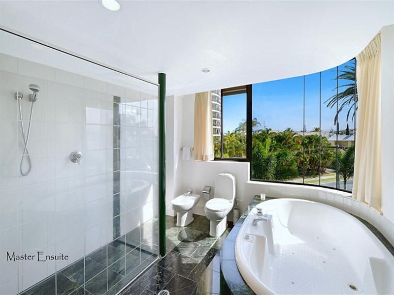 3 ‘Calais’ 19 Peak Avenue, Main Beach QLD 4217