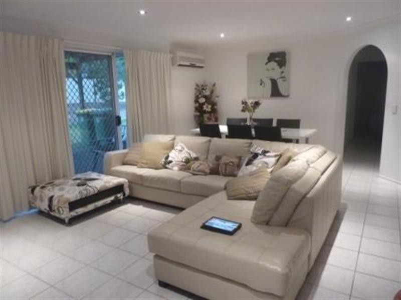 128 Benowa Road, Southport QLD 4215