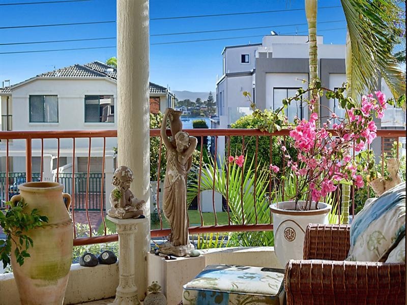 268 Stanhill Drive, Chevron Island QLD 4217