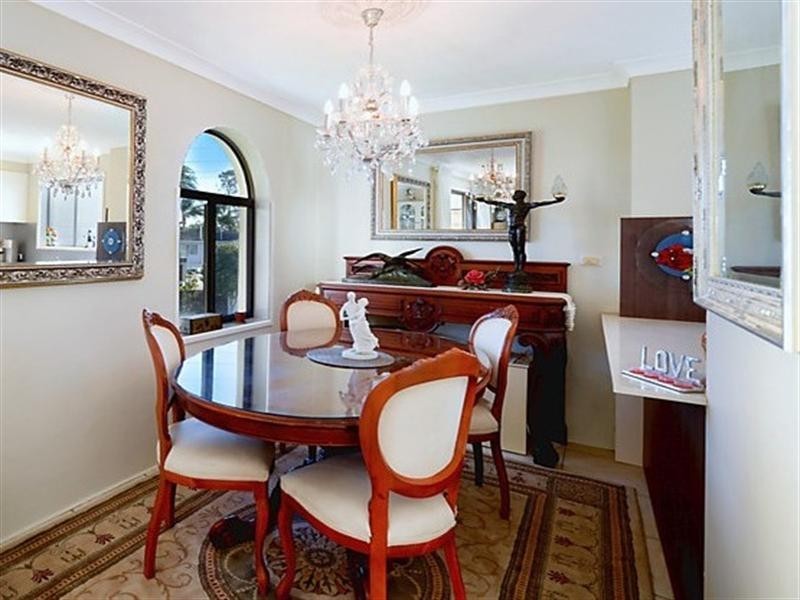 268 Stanhill Drive, Chevron Island QLD 4217