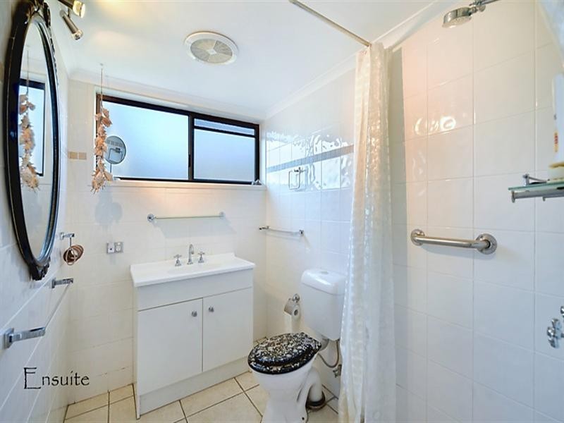 268 Stanhill Drive, Chevron Island QLD 4217