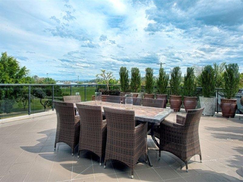 2 Aqua Street, Southport QLD 4215