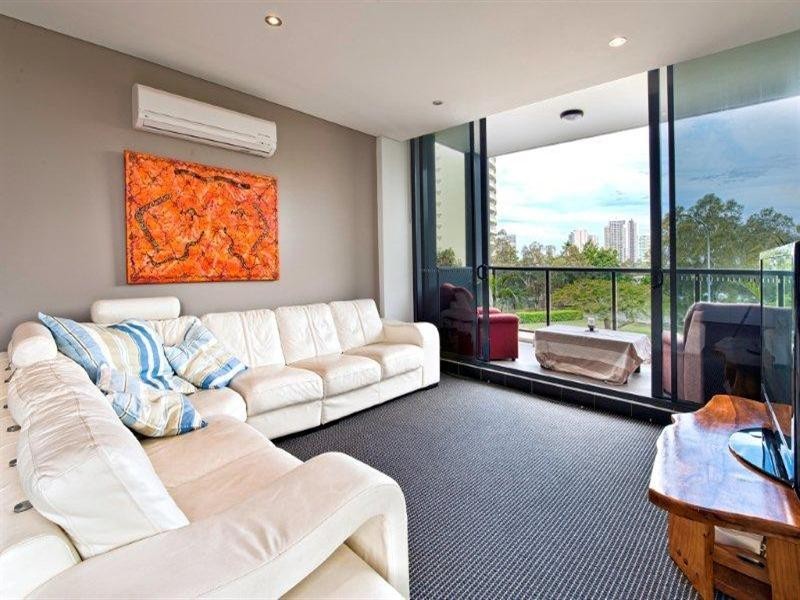 2 Aqua Street, Southport QLD 4215