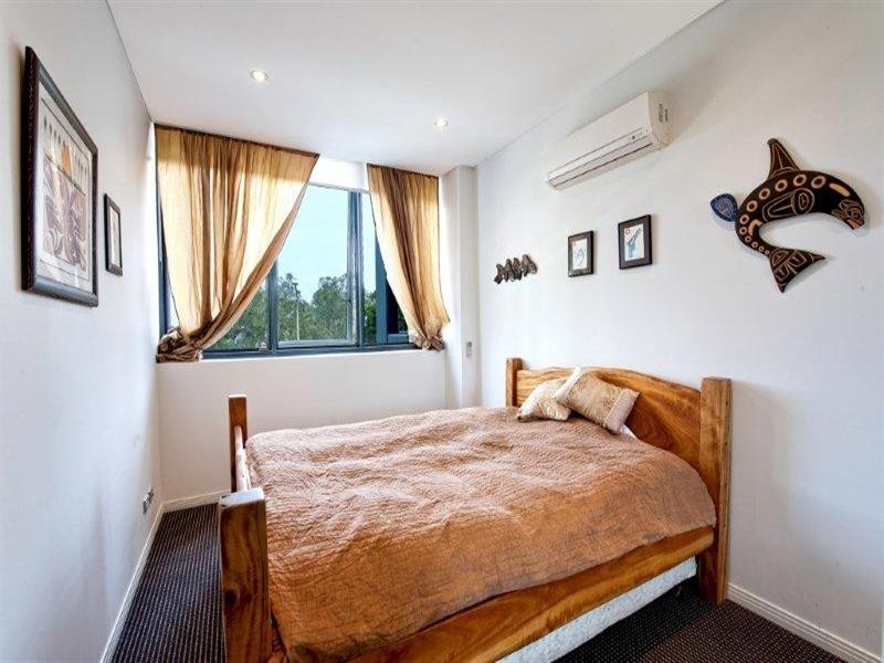 2 Aqua Street, Southport QLD 4215