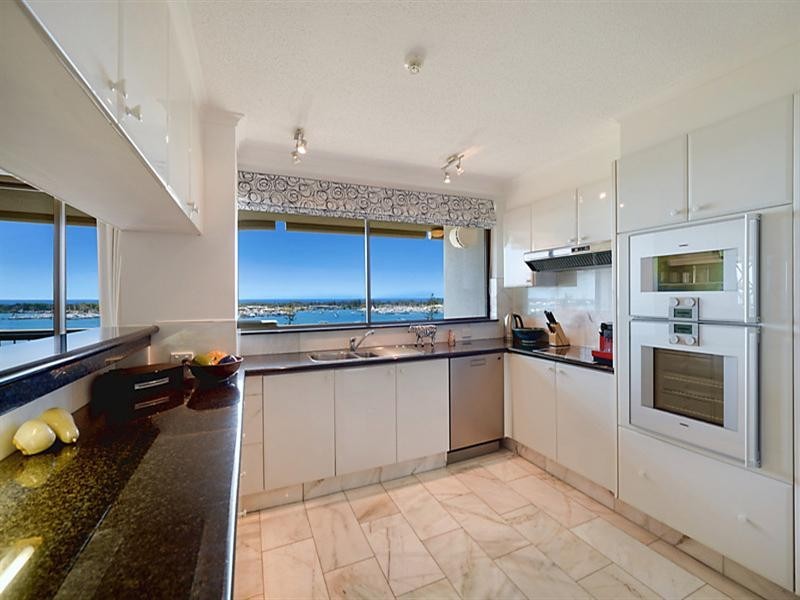 10 Marine Parade, Southport QLD 4215