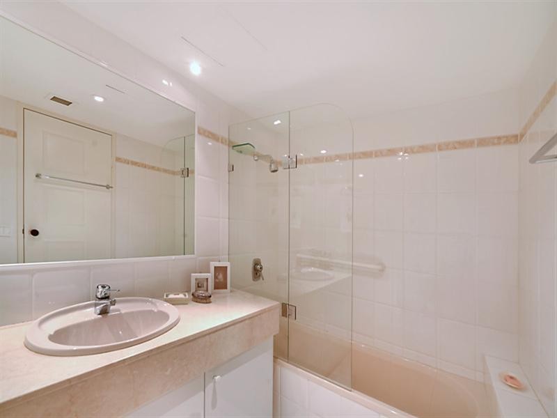 10 Marine Parade, Southport QLD 4215