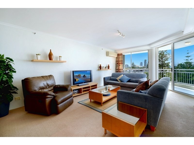 11 Hughes Avenue, Main Beach QLD 4217