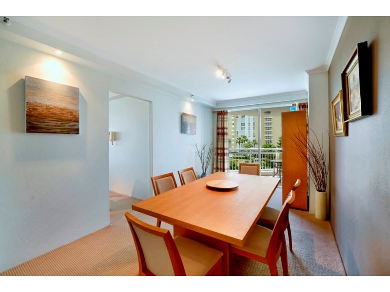 11 Hughes Avenue, Main Beach QLD 4217