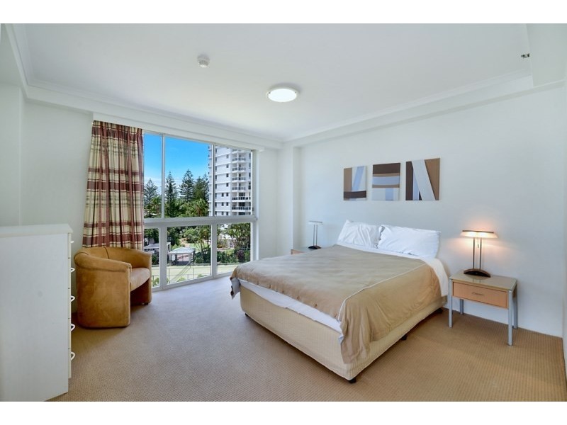 11 Hughes Avenue, Main Beach QLD 4217