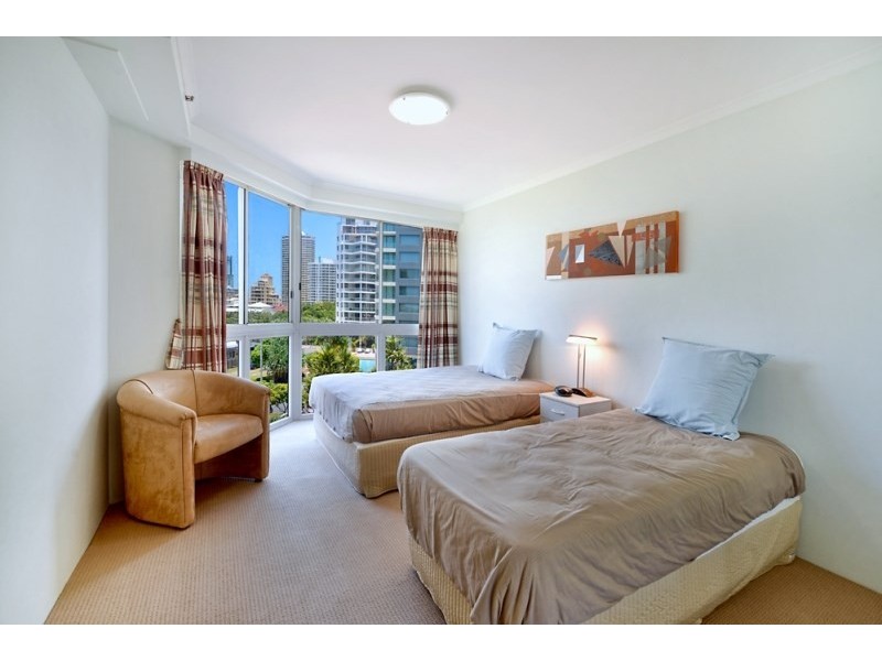 11 Hughes Avenue, Main Beach QLD 4217