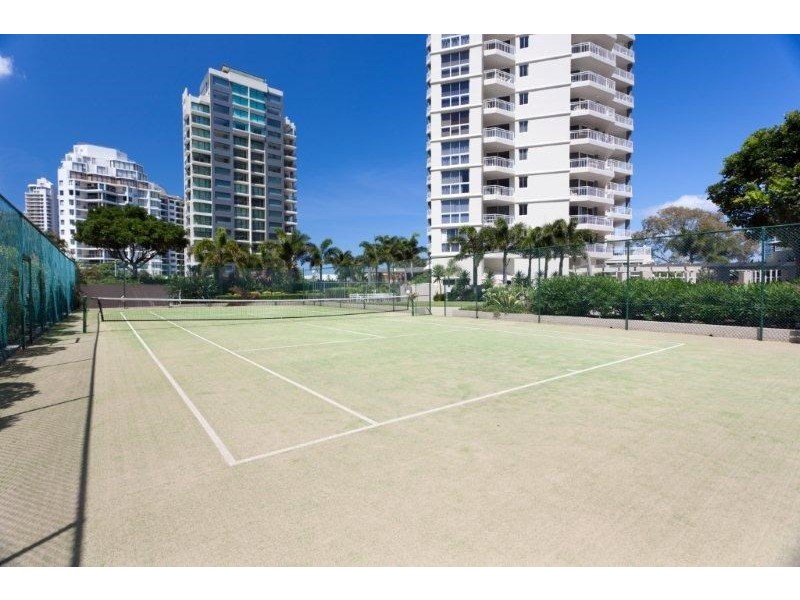 11 Hughes Avenue, Main Beach QLD 4217